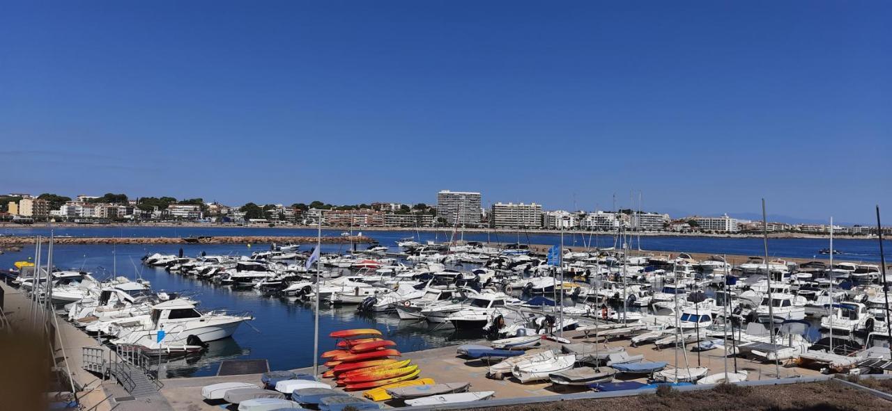 Precioso Apartamento En Primera Linea De Mar L' Escala Exteriör bild